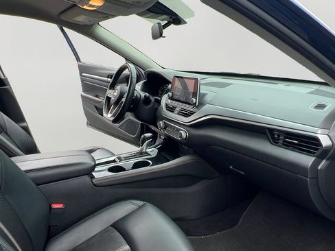 Used 2024 Nissan Altima 2.5 SR FWD image 11