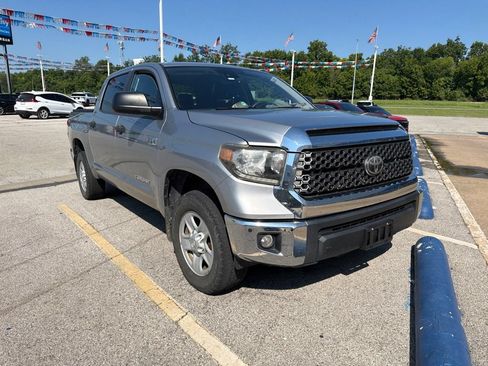 Used 2021 Toyota Tundra SR5 w/ Convenience Package AWD/4WD image 2