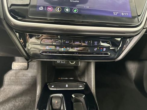 Used 2022 Chevrolet Bolt EUV LT w/ Convenience Package image 23