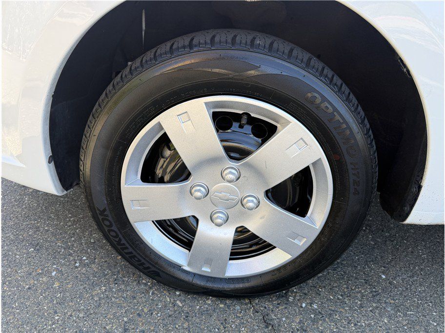 Used 2011 Chevrolet Aveo LT w/ Power and Convenience Package FWD image 11