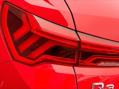 Used 2022 Audi Q3 2.0T Premium Plus AWD/4WD image 27