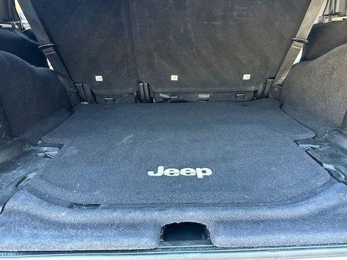 Used 2016 Jeep Wrangler Unlimited Rubicon w/ Connectivity Group AWD/4WD image 26