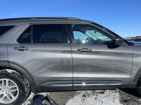 Used 2025 Ford Explorer Active image 38