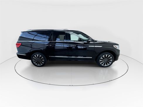 Used 2021 Lincoln Navigator L Reserve image 9