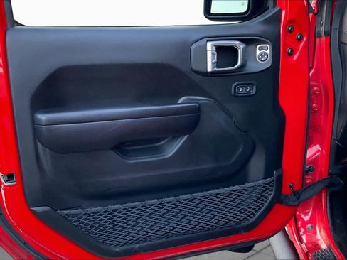 Used 2021 Jeep Wrangler Sport AWD/4WD image 19