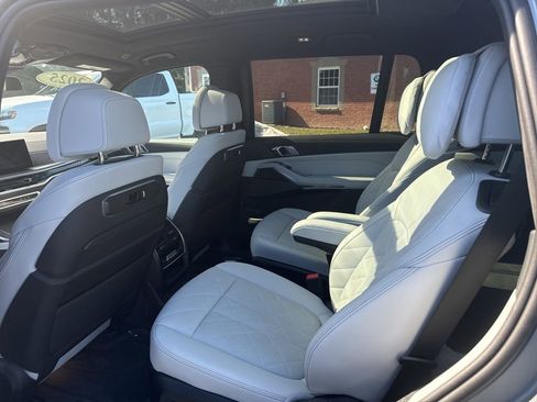 Certified 2025 BMW X7 xDrive40i w/ Executive Package image 10