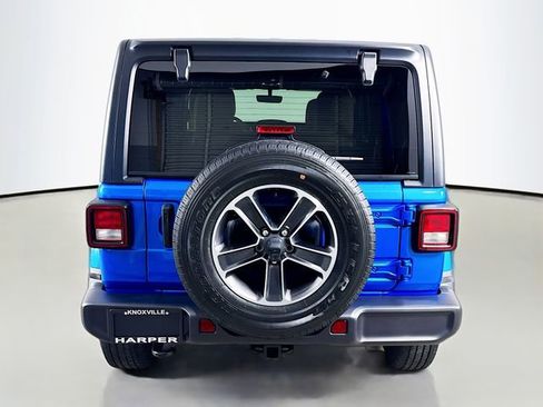 Used 2023 Jeep Wrangler Unlimited Sahara AWD/4WD image 9
