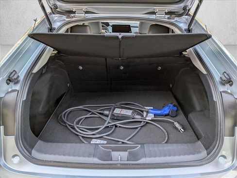 Used 2024 Toyota Prius Prime XSE image 6