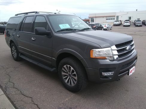 Used 2017 Ford Expedition EL XLT w/ Equipment Group 202A AWD/4WD image 4