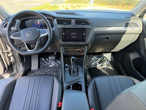 Used 2024 Volkswagen Tiguan SE image 24