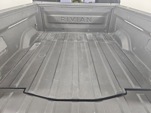 Used 2022 Rivian R1T Adventure image 16