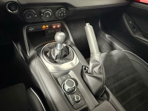 Used 2024 MAZDA MX-5 Miata RF Club image 36
