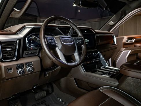 Used 2024 GMC Sierra 3500 Denali w/ Denali Reserve Package image 17