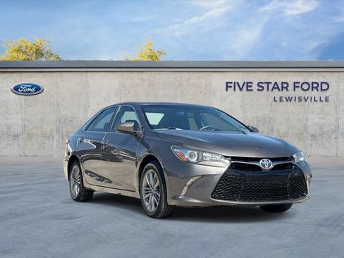 Used 2017 Toyota Camry SE FWD image 1