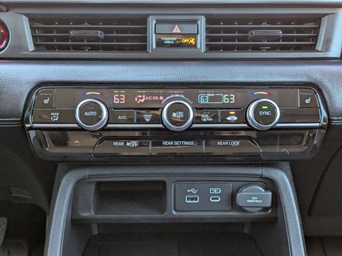 Used 2025 Honda Pilot EX-L image 18