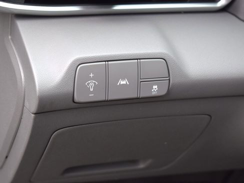 Used 2023 Hyundai Elantra SEL w/ Convenience Package FWD image 15