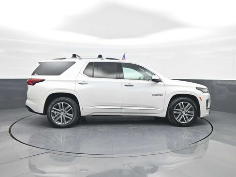 Used 2023 Chevrolet Traverse High Country AWD/4WD image 9