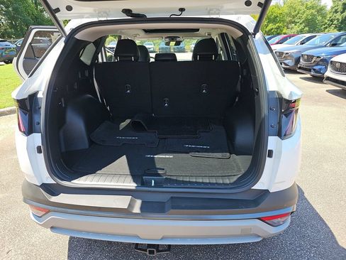 Certified 2025 Hyundai Tucson Limited FWD image 12