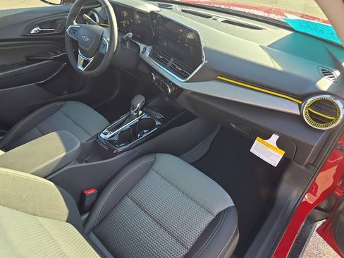 New 2026 Chevrolet Trax LT image 24