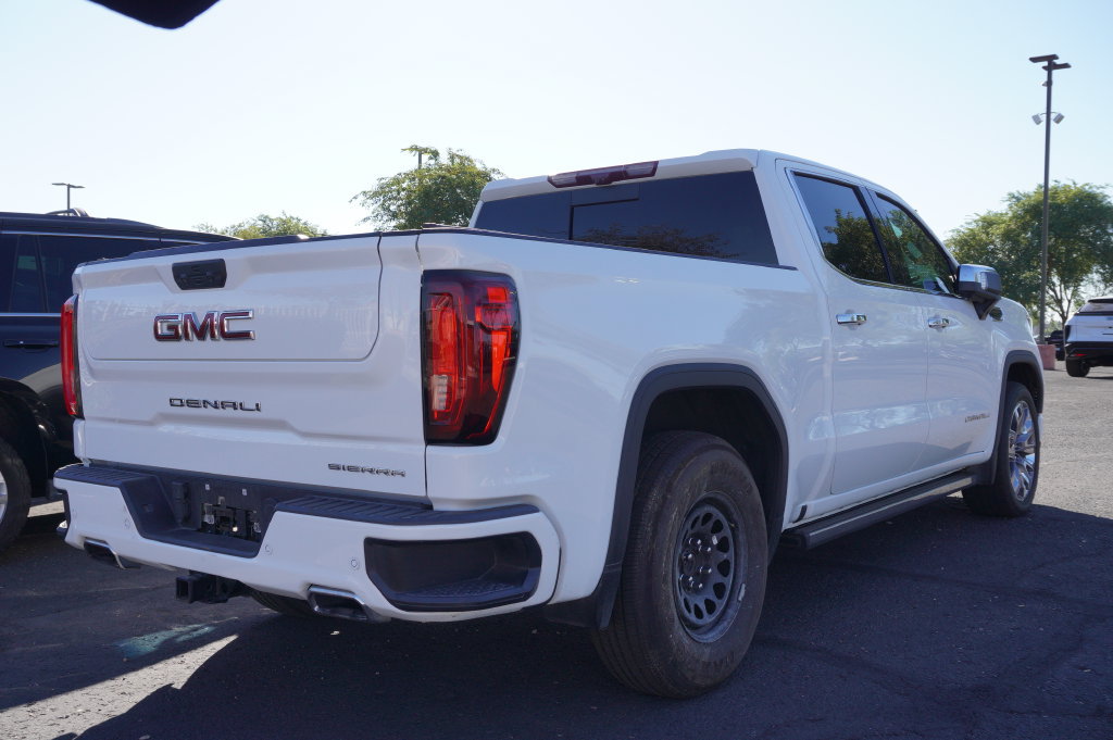 Used 2023 GMC Sierra 1500 Denali w/ Denali Reserve Package AWD/4WD image 5