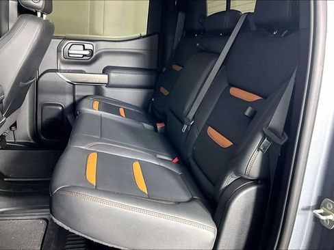 Used 2021 GMC Sierra 1500 AT4 w/ AT4 Value Package AWD/4WD image 3