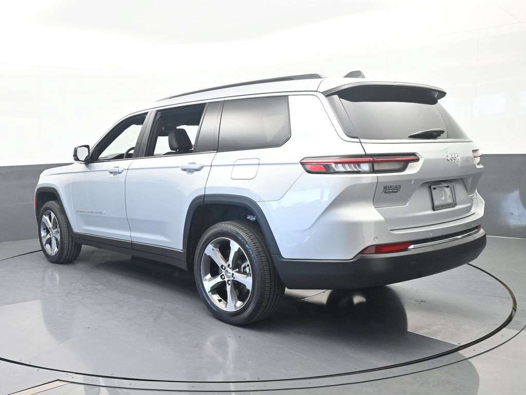 Used 2025 Jeep Grand Cherokee L Limited RWD image 4