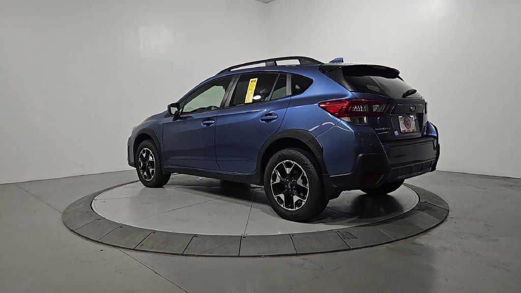 Used 2020 Subaru Crosstrek 2.0i Premium w/ Moonroof Package 2 AWD/4WD image 3