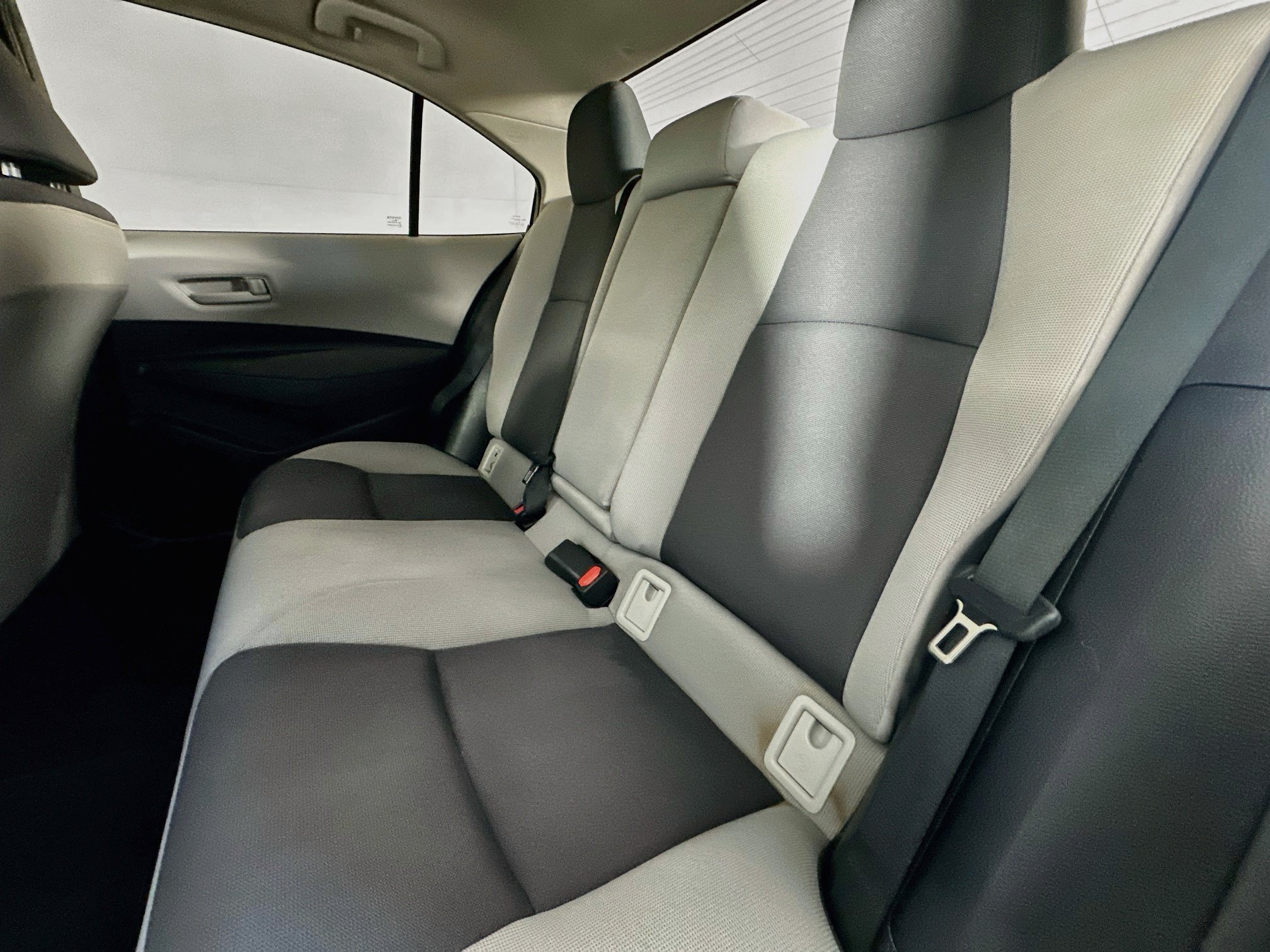 Used 2025 Toyota Corolla LE FWD image 26