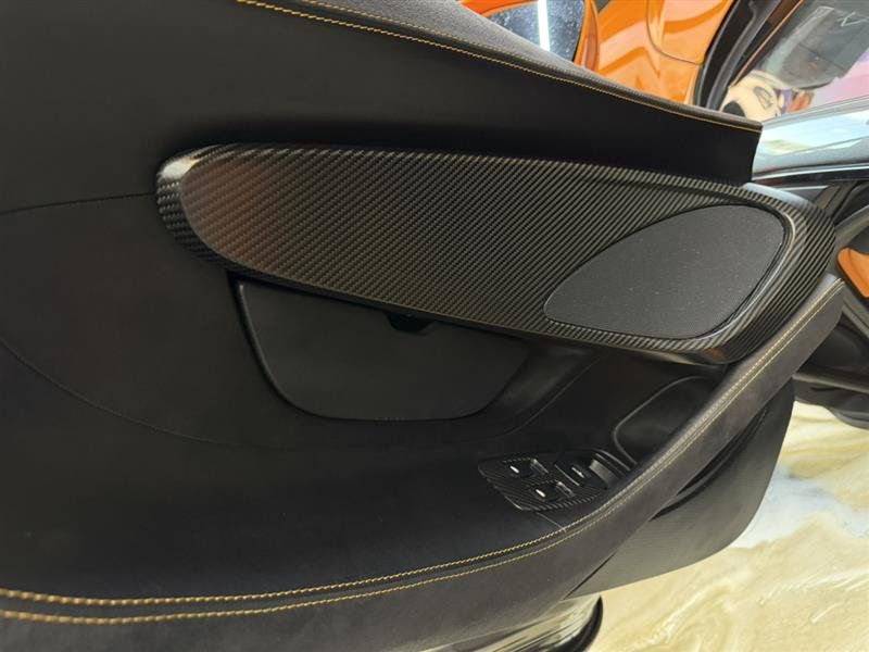 Used 2018 McLaren 570S Spider RWD image 36