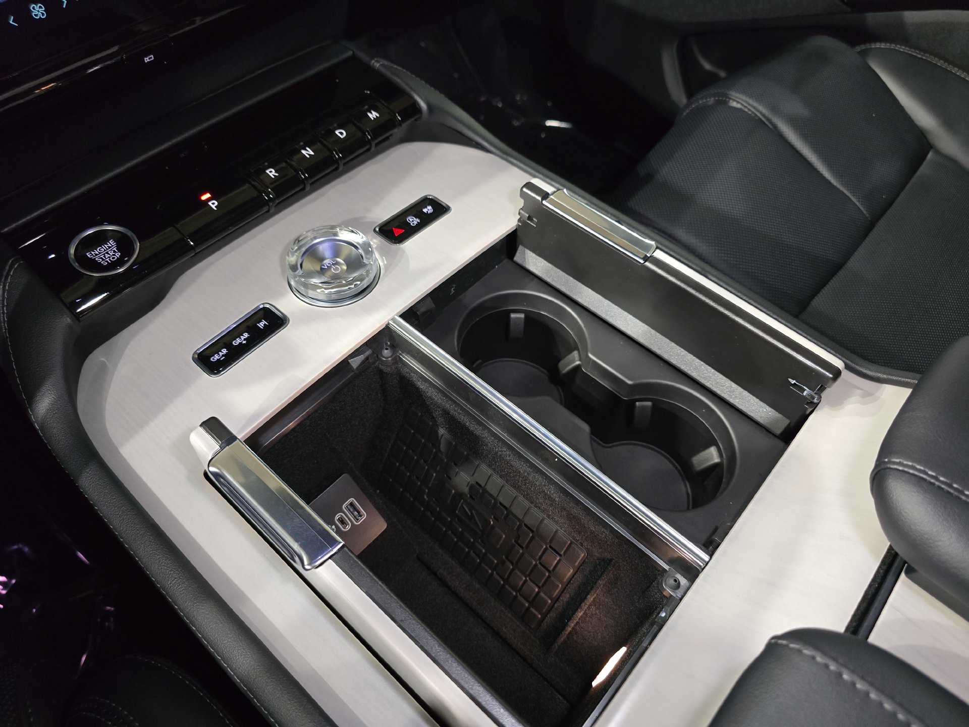 New 2025 Lincoln Navigator Reserve w/ Jet Appearance Package AWD/4WD image 34