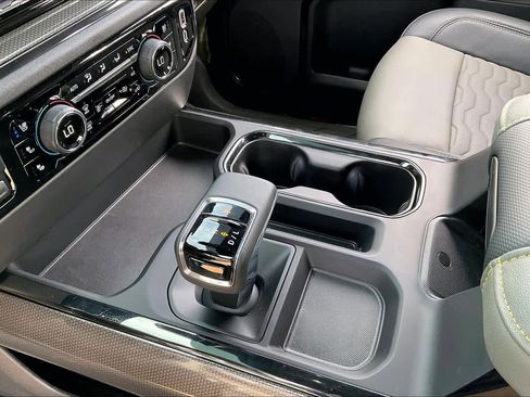 Certified 2025 Chevrolet Silverado 1500 ZR2 w/ Technology Package image 16