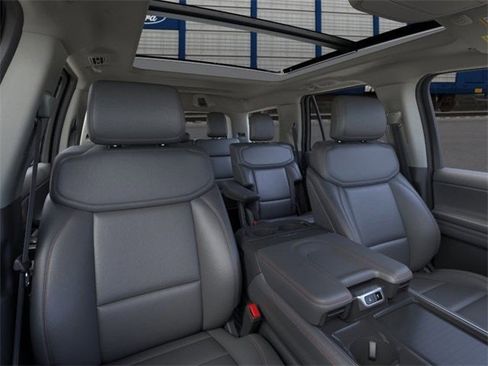 New 2025 Ford Expedition Active image 10