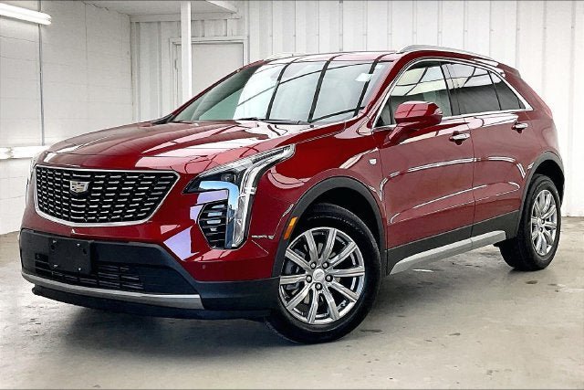 Used 2020 Cadillac XT4 Premium Luxury w/ Cold Weather Package AWD/4WD image 2