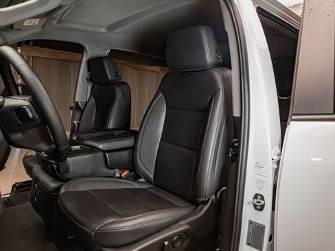 Used 2024 Chevrolet Silverado 2500 LT w/ Z71 Sport Edition image 17