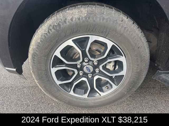 Used 2024 Ford Expedition XLT AWD/4WD image 9