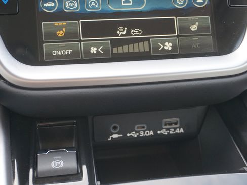 Used 2025 Subaru Legacy Limited image 19