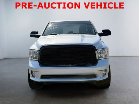 Used 2015 RAM 1500 Express AWD/4WD image 8