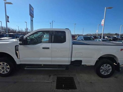 Used 2024 Ford F250 XLT w/ FX4 Off-Road Package image 5