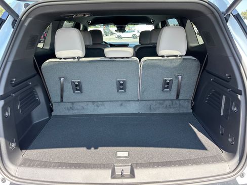 New 2026 GMC Acadia Elevation w/ Elevation Premium Package FWD image 30