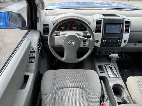 Used 2012 Nissan Frontier SV AWD/4WD image 10