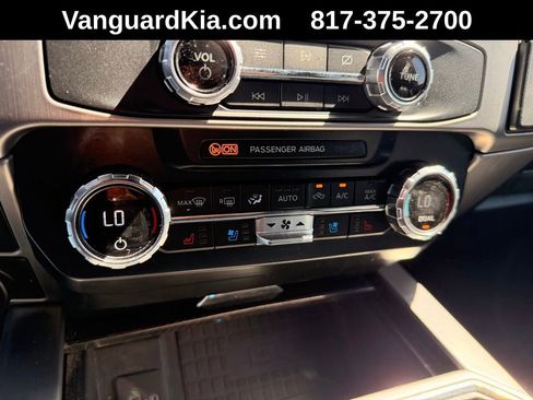 Used 2022 Ford F250 Platinum w/ FX4 Off-Road Package AWD/4WD image 21