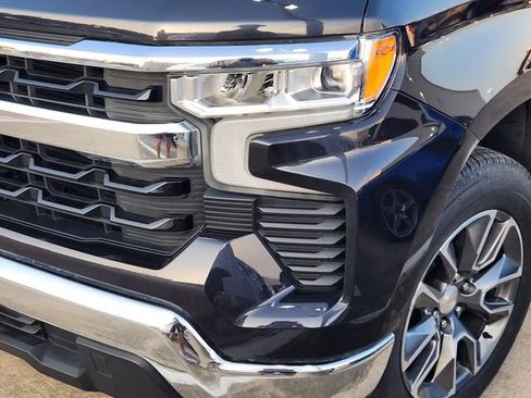 Used 2024 Chevrolet Silverado 1500 LT w/ Convenience Package II RWD image 8