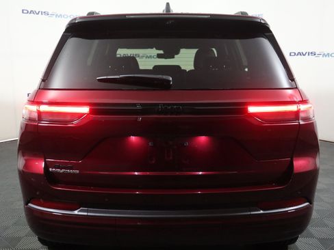 New 2026 Jeep Grand Cherokee Limited AWD/4WD image 7