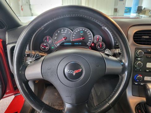 Used 2006 Chevrolet Corvette Coupe RWD image 18