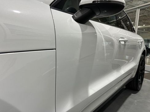 Used 2019 Porsche Macan AWD/4WD image 18
