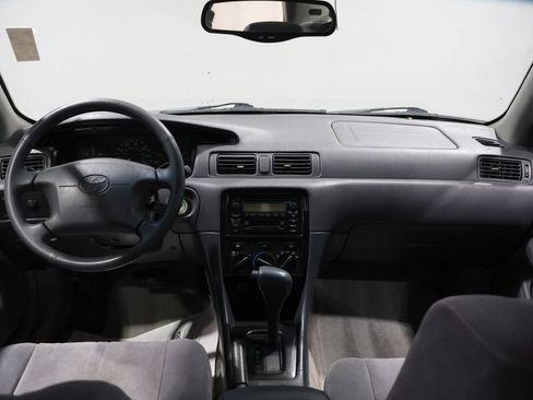 Used 2001 Toyota Camry LE image 17