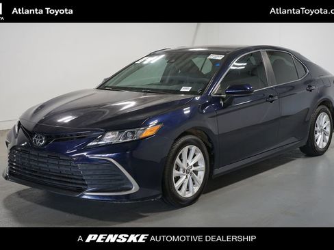 Used 2021 Toyota Camry LE image 1