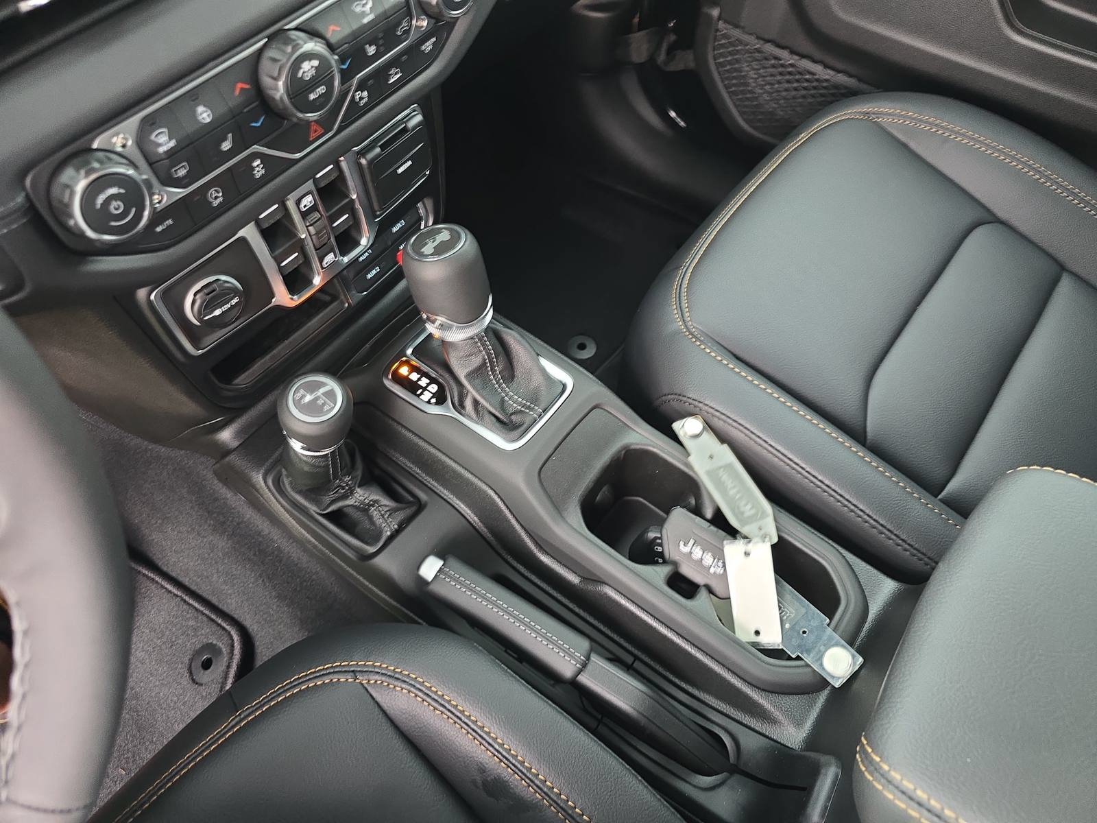 New 2026 Jeep Wrangler Unlimited Sahara AWD/4WD image 24