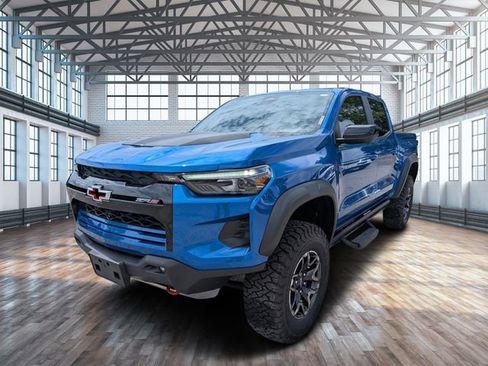 Used 2023 Chevrolet Colorado ZR2 w/ ZR2 Convenience Package III AWD/4WD image 8