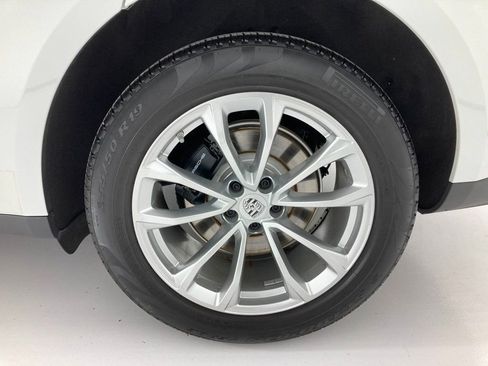 Certified 2022 Porsche Macan AWD image 31